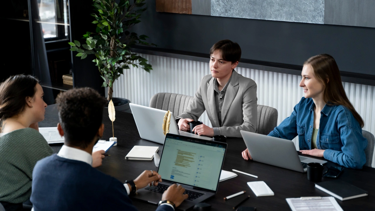 How to Choose Between Qualitative and Quantitative Risk Assessments for Your SME